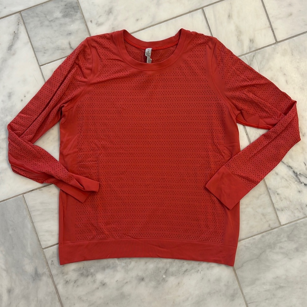 Lulu Lemon Perforated Coral LS TOP!